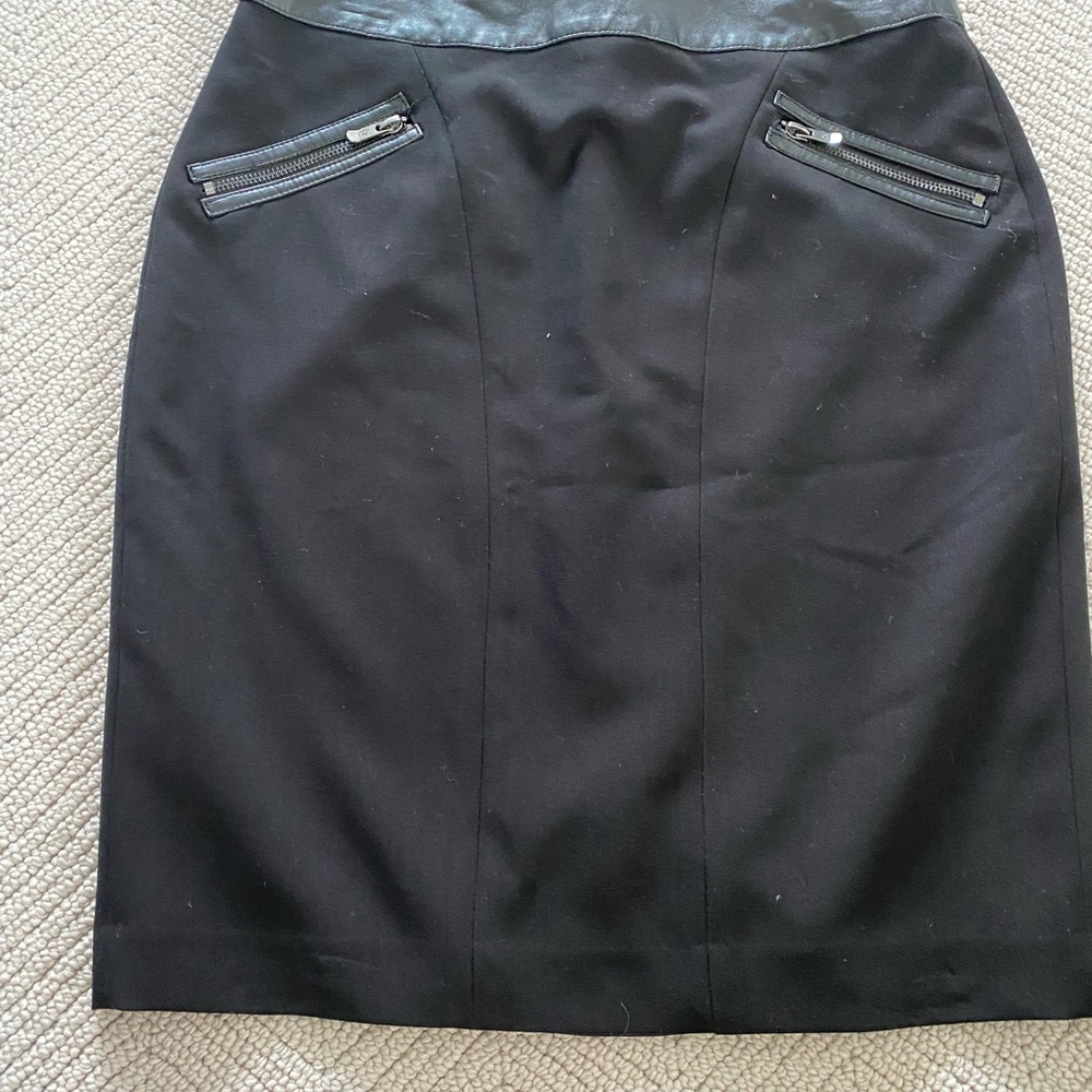 Elegant Black Pencil Skirt with Zipper Accents